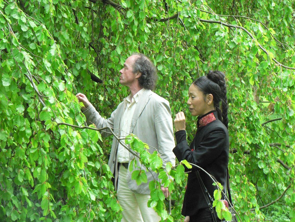 Minako Seki und Willem Schulz im Wald